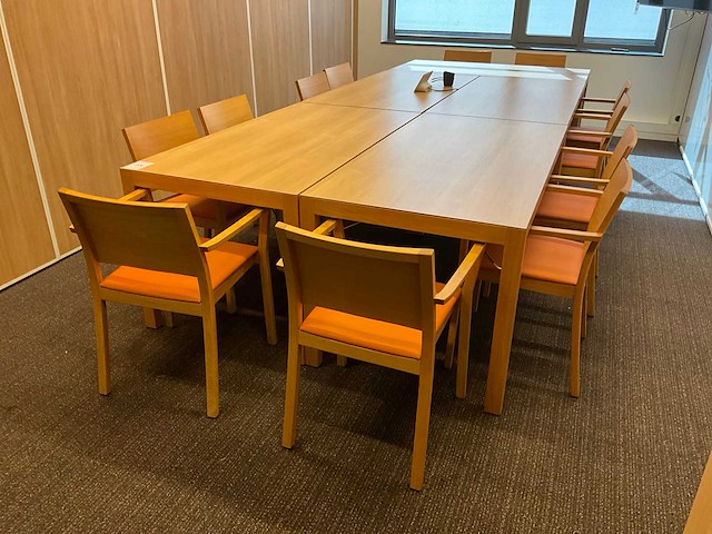 Hussl-ontwerptafels en stoelen - afbeelding 2 van  7