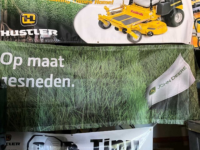Hustler zero turn reclame banners (3x) - afbeelding 3 van  5