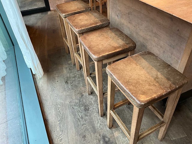 Hutten - barkruk (4x) - afbeelding 1 van  4