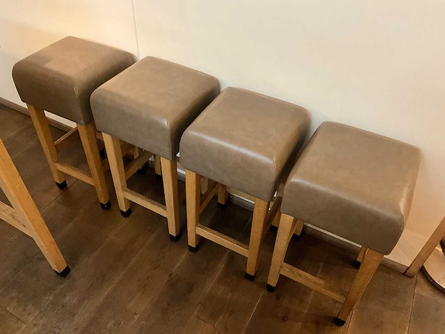 Hutten - barkruk (4x) - afbeelding 1 van  2