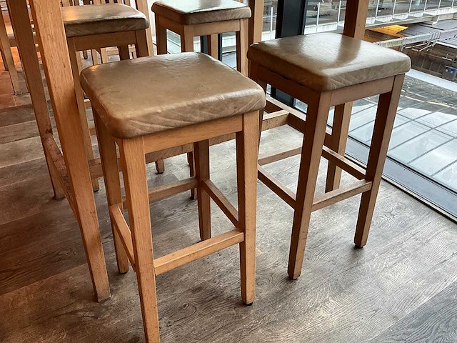 Hutten - barkruk (4x) - afbeelding 2 van  2