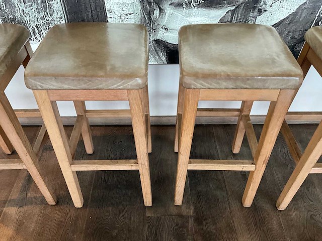 Hutten - barkruk (4x) - afbeelding 2 van  4