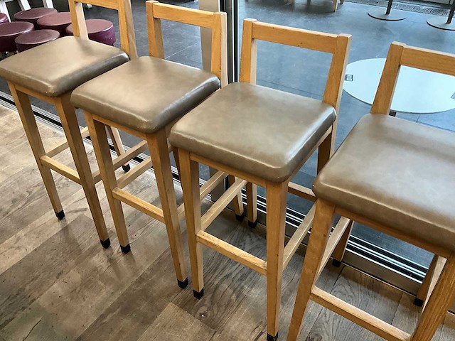 Hutten - barkruk met rugleuning (4x) - afbeelding 3 van  4