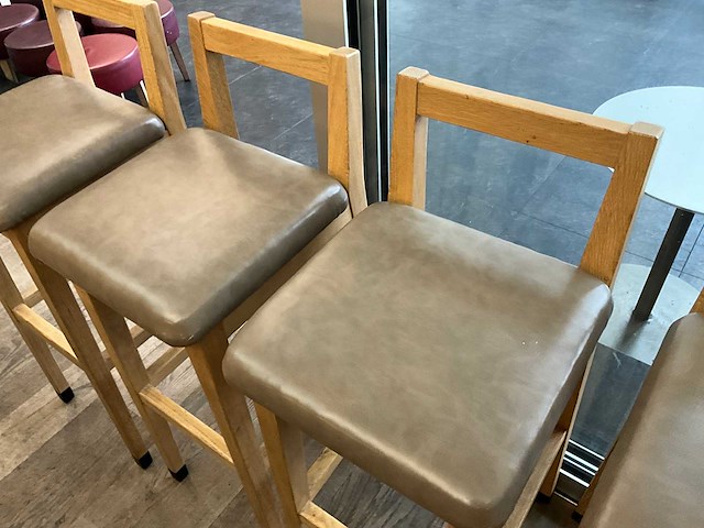 Hutten - barkruk met rugleuning (4x) - afbeelding 4 van  4