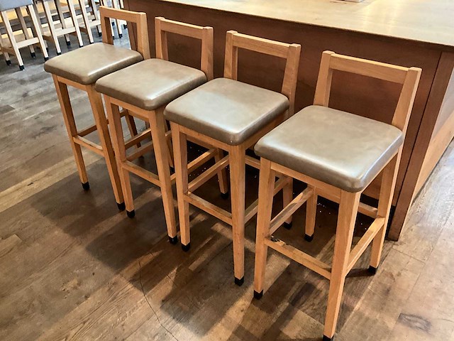 Hutten - barkruk met rugleuning (4x) - afbeelding 2 van  5