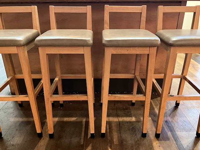 Hutten - barkruk met rugleuning (4x) - afbeelding 4 van  5