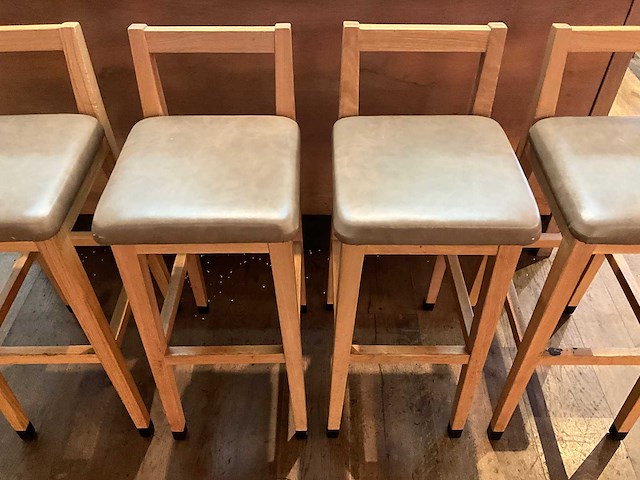 Hutten - barkruk met rugleuning (4x) - afbeelding 5 van  5