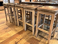 Hutten - bartafel met 10 barkrukken - afbeelding 6 van  9