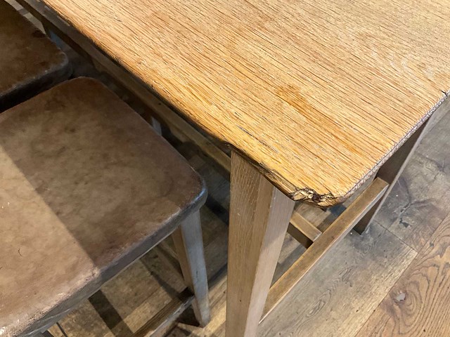 Hutten - bartafel met 10 barkrukken - afbeelding 7 van  9