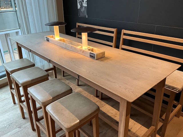 Hutten - bartafel met 2 banken en 4 barkrukken - afbeelding 2 van  7