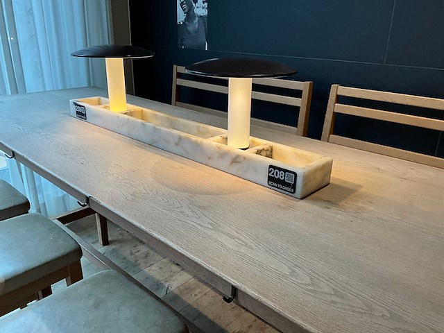 Hutten - bartafel met 2 banken en 4 barkrukken - afbeelding 3 van  7