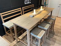 Hutten - bartafel met 2 banken en 4 barkrukken - afbeelding 1 van  7