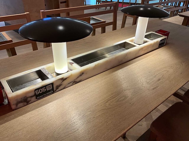 Hutten - bartafel met 2 banken en 4 barkrukken - afbeelding 4 van  7