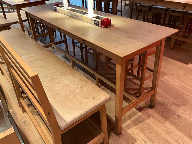Hutten - bartafel met 2 banken en 4 barkrukken - afbeelding 7 van  7