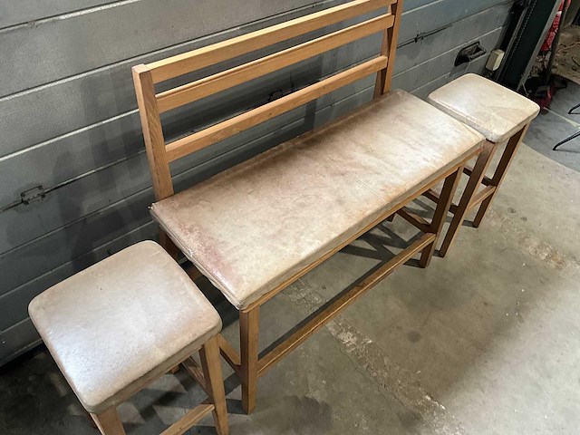 Hutten - bartafel met 2 banken en 4 barkrukken - afbeelding 5 van  7