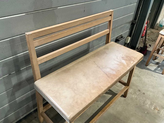 Hutten - bartafel met 2 banken en 4 barkrukken - afbeelding 2 van  10