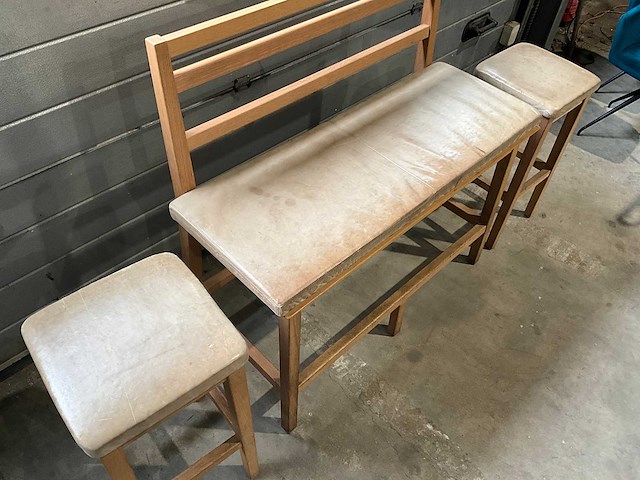 Hutten - bartafel met 2 banken en 4 barkrukken - afbeelding 5 van  7