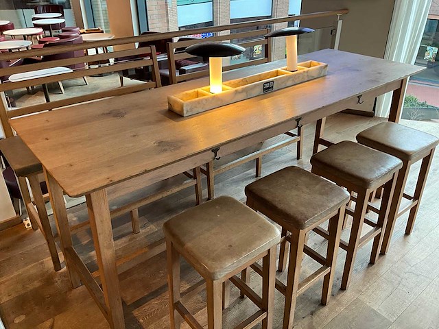 Hutten - bartafel met 2 banken en 4 barkrukken - afbeelding 2 van  9