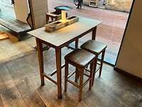 Hutten - bartafel met 2 barkrukken - afbeelding 1 van  8