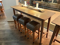 Hutten - bartafel met 3 barkrukken - afbeelding 1 van  4