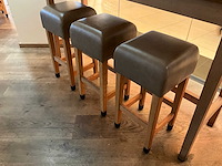 Hutten - bartafel met 3 barkrukken - afbeelding 2 van  4