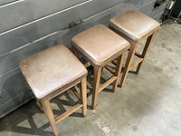 Hutten - bartafel met 3 barkrukken - afbeelding 3 van  3