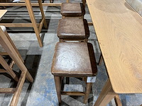 Hutten - bartafel met 3 barkrukken