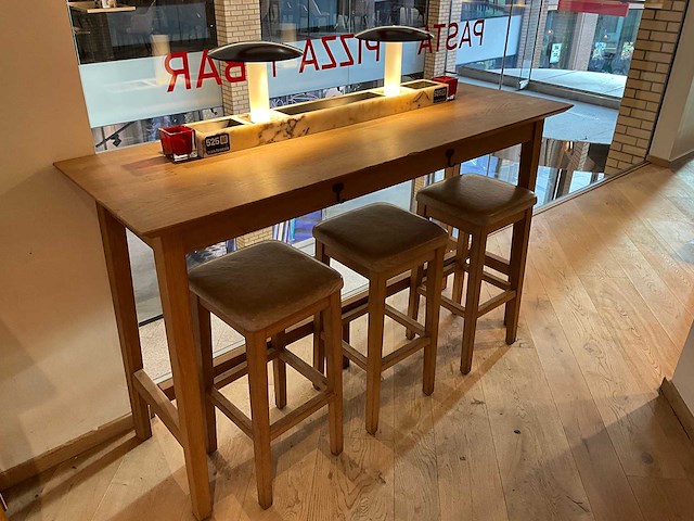 Hutten - bartafel met 3 barkrukken - afbeelding 1 van  3