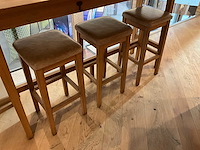 Hutten - bartafel met 3 barkrukken - afbeelding 2 van  3