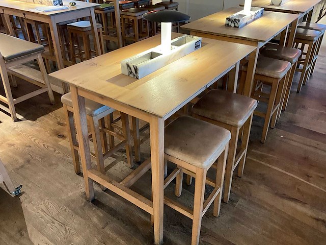 Hutten - bartafel met 4 barkrukken (2x) - afbeelding 3 van  8