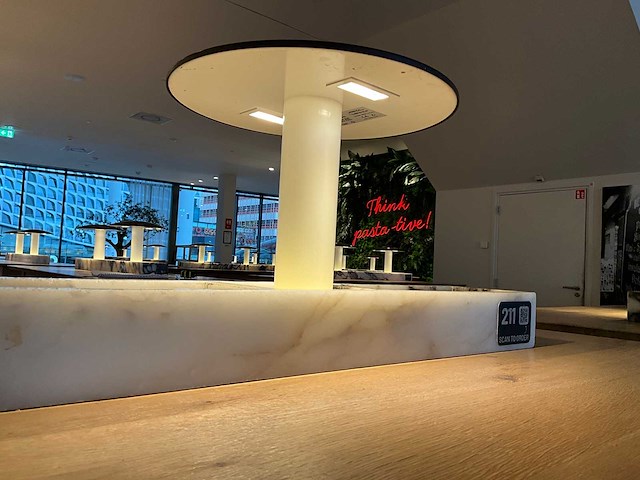 Hutten - bartafel met 4 barkrukken (2x) - afbeelding 6 van  8