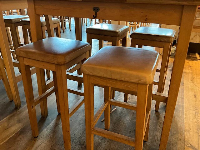 Hutten - bartafel met 4 barkrukken (2x) - afbeelding 4 van  8