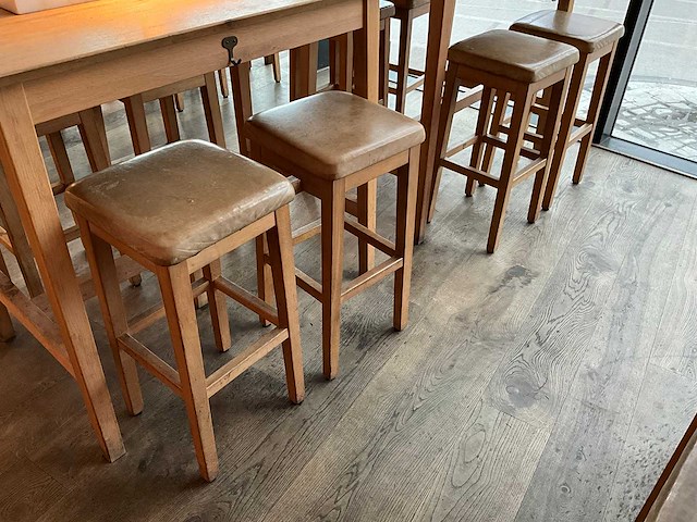 Hutten - bartafel met 4 barkrukken (2x) - afbeelding 6 van  8