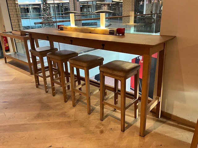 Hutten - bartafel met 4 barkrukken - afbeelding 2 van  5
