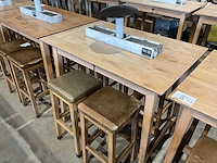 Hutten - bartafel met 4 barkrukken - afbeelding 1 van  2