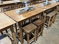 Hutten - bartafel met 4 barkrukken - afbeelding 1 van  5
