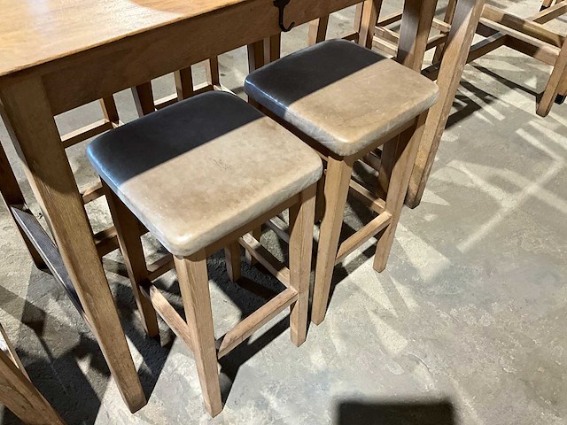 Hutten - bartafel met 4 barkrukken - afbeelding 2 van  5