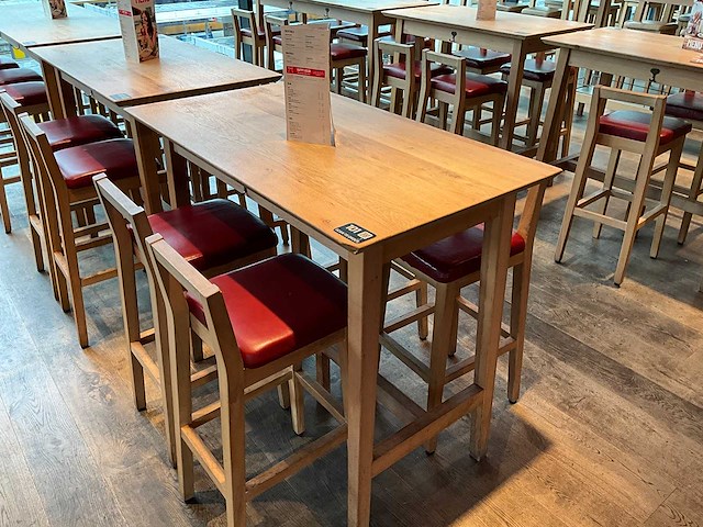 Hutten - bartafel met 4 barkrukken - afbeelding 2 van  4