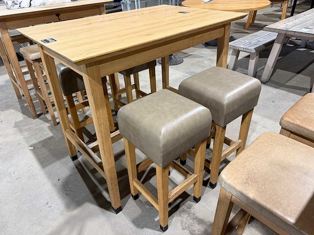 Hutten - bartafel met 4 krukken - afbeelding 6 van  7