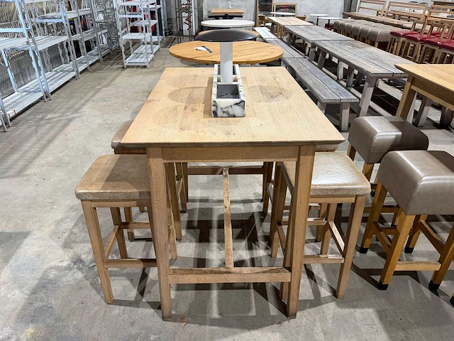 Hutten - bartafel met 4 krukken - afbeelding 2 van  7