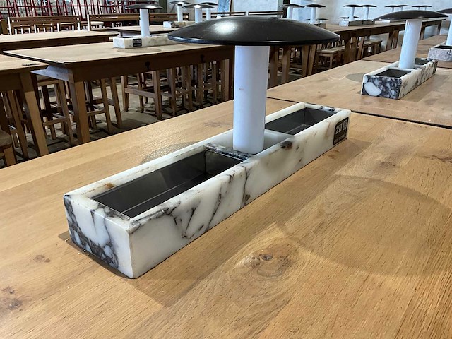 Hutten - bartafel met 5 barkrukken - afbeelding 4 van  4
