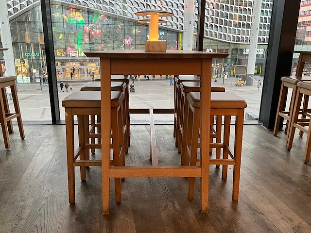 Hutten - bartafel met 6 barkrukken - afbeelding 2 van  7