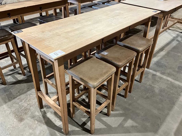 Hutten - bartafel met 6 barkrukken - afbeelding 2 van  4