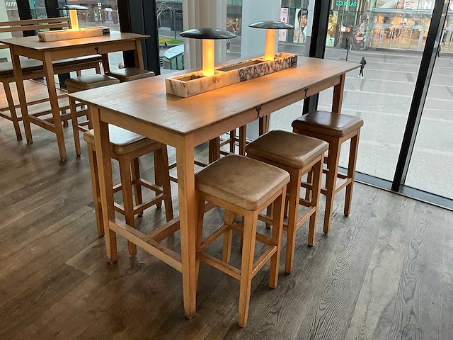 Hutten - bartafel met 6 barkrukken - afbeelding 1 van  7