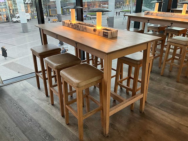 Hutten - bartafel met 6 barkrukken - afbeelding 3 van  7
