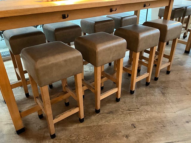 Hutten - bartafel met 8 barkrukken - afbeelding 2 van  5