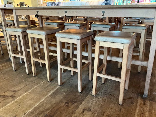 Hutten - bartafel met 8 barkrukken - afbeelding 2 van  6