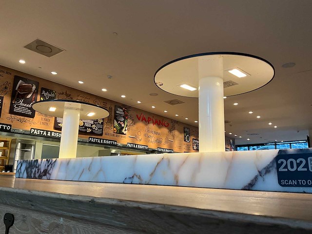 Hutten - bartafel met 8 barkrukken - afbeelding 5 van  6