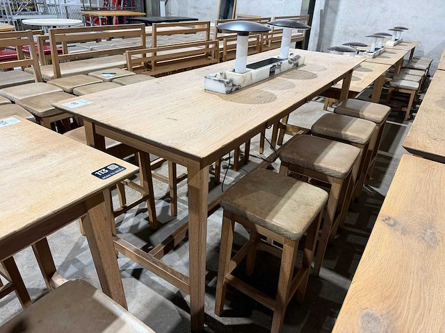Hutten - bartafel met 8 krukken - afbeelding 5 van  13