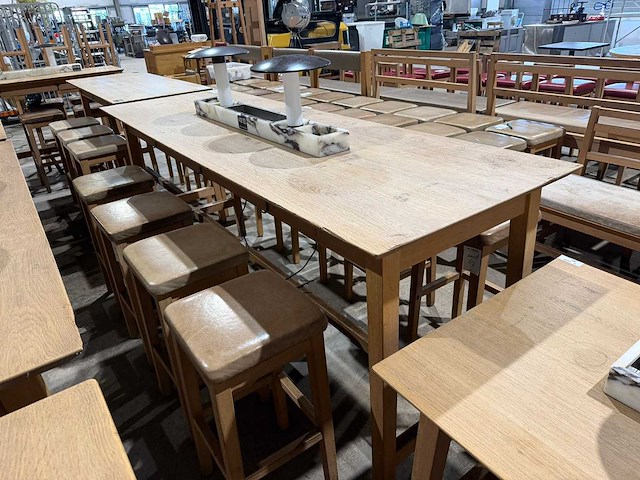 Hutten - bartafel met 8 krukken - afbeelding 11 van  13